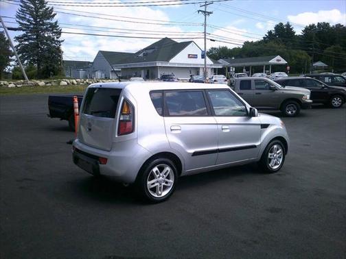 2010 Kia Soul +