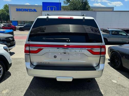 2017 Lincoln Navigator Select