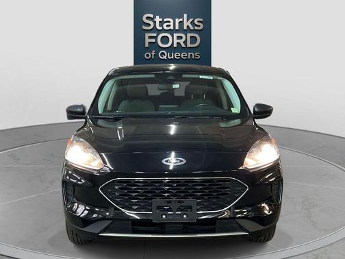 Agate Black Metallic 2022 Ford Escape SE