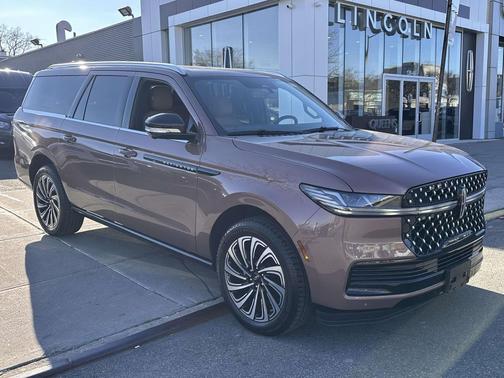 Sunrise Copper Metallic Pearlcoat 2025 Lincoln Navigator Black Label