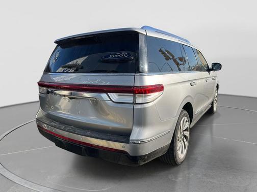 2022 Lincoln Navigator Standard