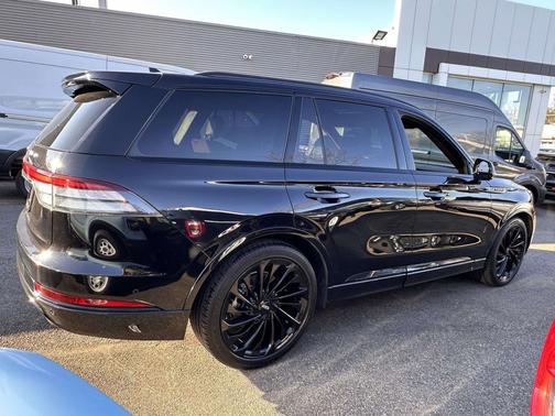 Infinite Black Metallic Clearcoat 2023 Lincoln Aviator Black Label AWD