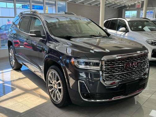 2022 GMC Acadia Denali