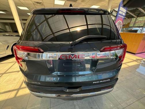 2022 GMC Acadia Denali