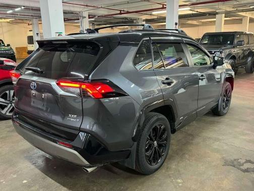 2024 Toyota RAV4 Hybrid SE