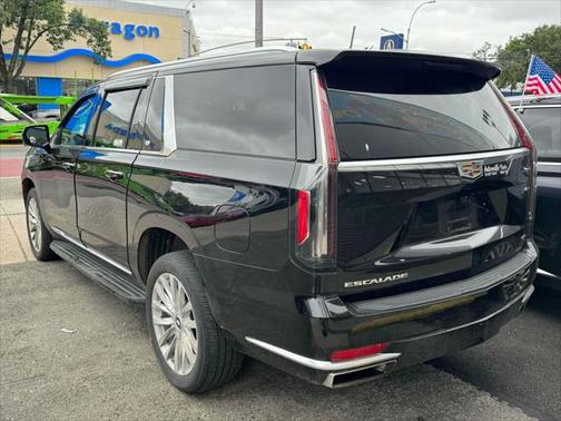 2023 Cadillac Escalade ESV Luxury