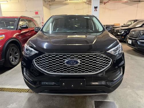 Agate Black Metallic 2023 Ford Edge SEL