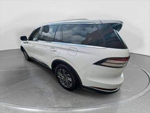 2022 Lincoln Aviator Standard AWD