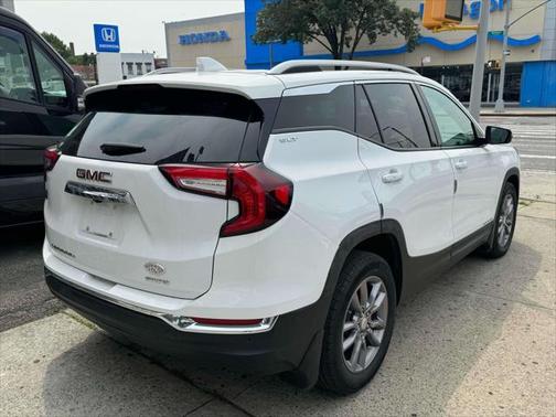 2022 GMC Terrain SLT