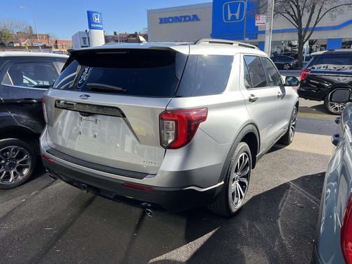 2022 Ford Explorer ST-Line