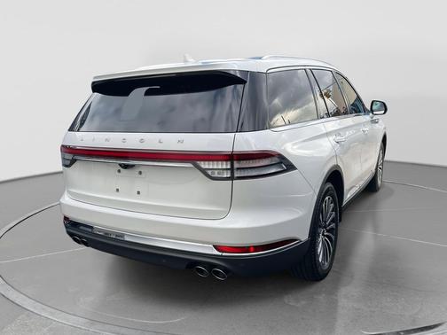2022 Lincoln Aviator Standard AWD