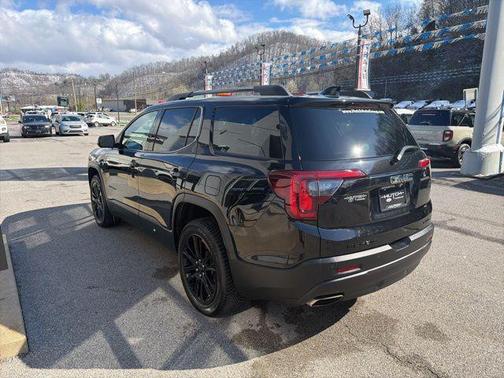 2022 GMC Acadia AWD SLT