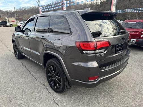 2021 Jeep Grand Cherokee Laredo