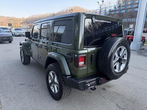 2023 Jeep Wrangler 4-Door Sahara