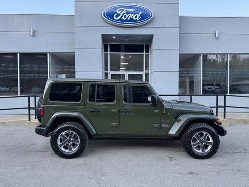 2023 Jeep Wrangler 4-Door Sahara