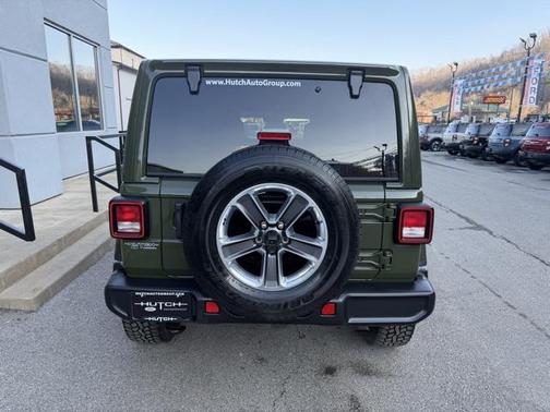 2023 Jeep Wrangler 4-Door Sahara