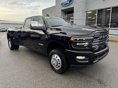 2026 RAM 3500 Laramie Crew Cab 4x4 8' Box