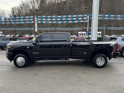 2026 RAM 3500 Laramie Crew Cab 4x4 8' Box