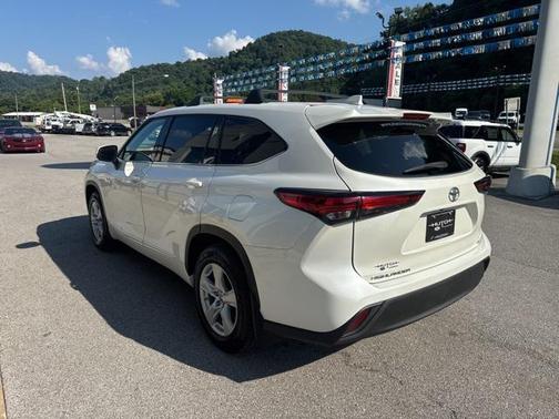 2021 Toyota Highlander LE