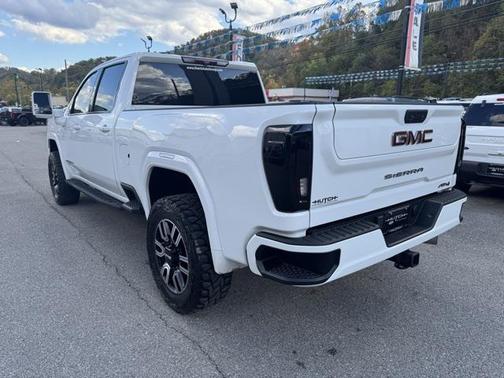 2022 GMC Sierra 2500 AT4