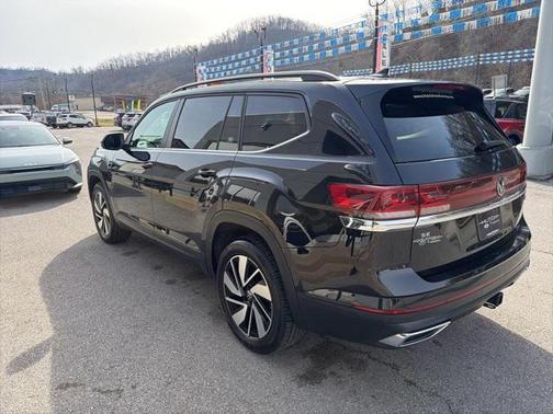 2025 Volkswagen Atlas 2.0T SE w/Technology 4MOTION