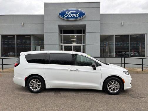 2025 Chrysler Pacifica L