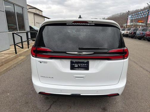 2025 Chrysler Pacifica L