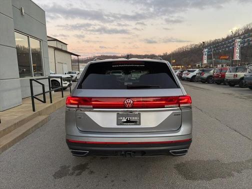2024 Volkswagen Atlas 2.0T SE w/Technology 4MOTION