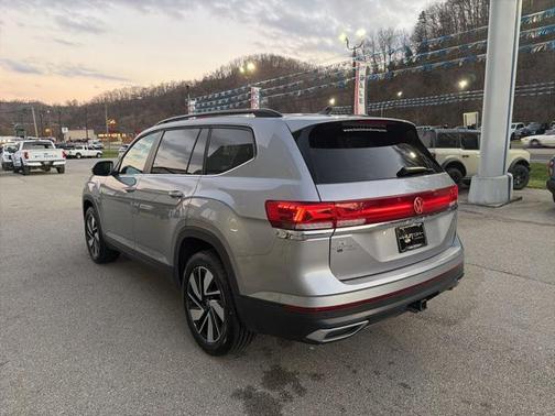 2024 Volkswagen Atlas 2.0T SE w/Technology 4MOTION
