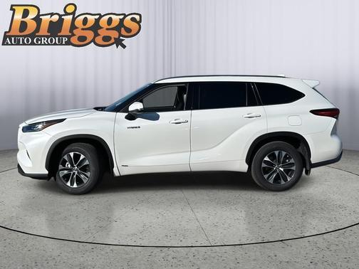 Blizzard Pearl 2020 Toyota Highlander Hybrid XLE