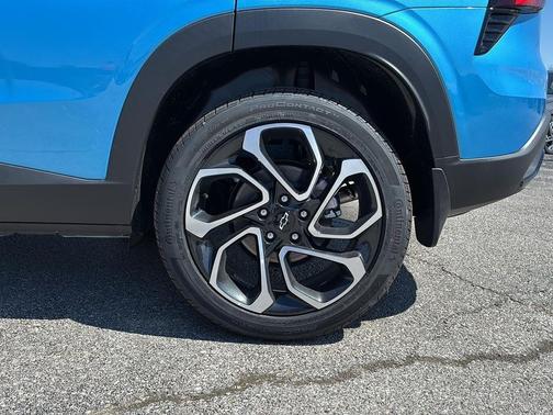 Marina Blue Metallic 2026 Chevrolet Trax FWD 2RS