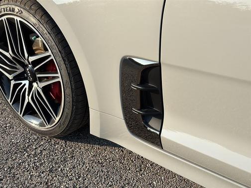 2023 Kia Stinger GT2