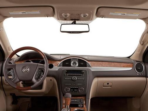 White Diamond Tricoat 2010 Buick Enclave 1XL