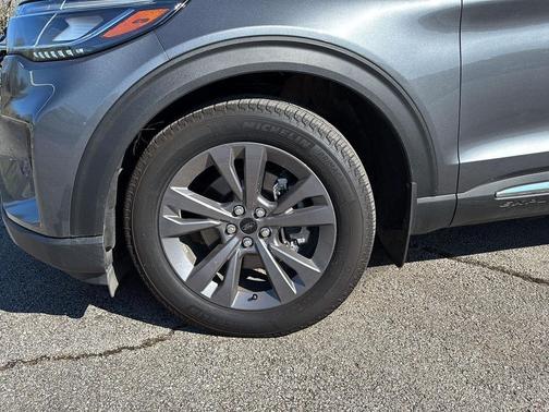 Carbonized Gray Metallic 2025 Ford Explorer Active