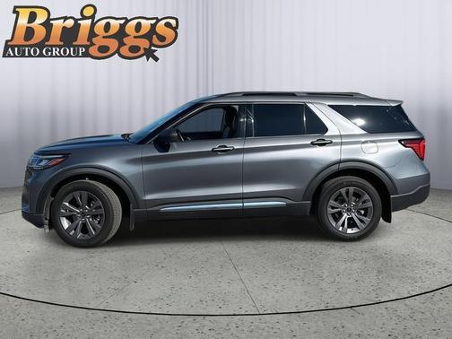 Carbonized Gray Metallic 2025 Ford Explorer Active