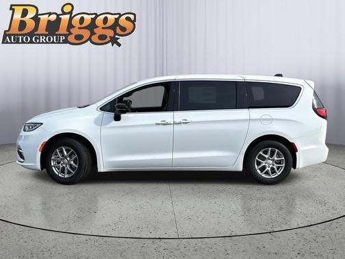Bright White Clearcoat 2026 Chrysler Pacifica L