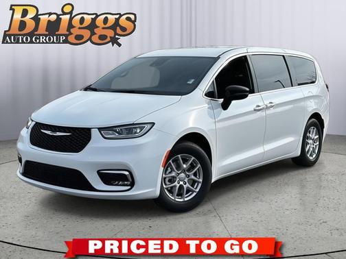 Bright White Clearcoat 2026 Chrysler Pacifica L