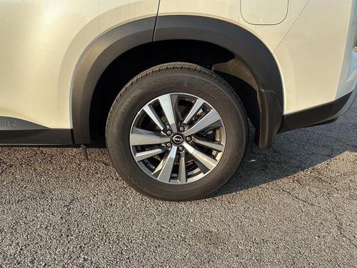 2024 Nissan Pathfinder SL 4WD