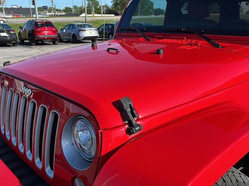 Firecracker Red Clearcoat 2017 Jeep Wrangler Unlimited Sahara