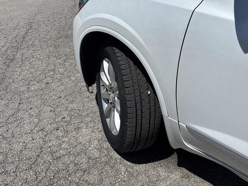 White Frost Tricoat 2017 Buick Enclave Premium