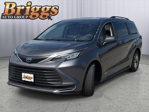 2021 Toyota Sienna LE