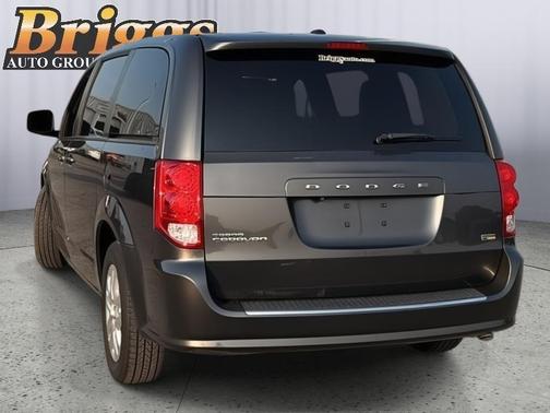 Granite Pearlcoat 2018 Dodge Grand Caravan SE