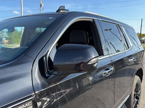 Onyx Black 2023 GMC Yukon SLT