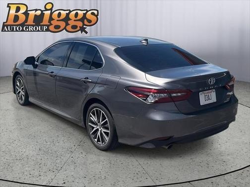 2023 Toyota Camry Hybrid XLE