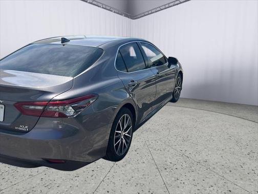 2023 Toyota Camry Hybrid XLE