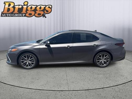 2023 Toyota Camry Hybrid XLE