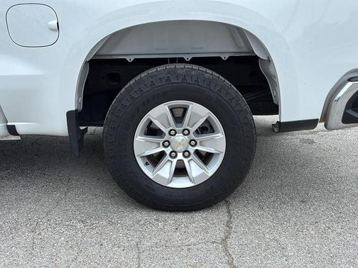 Summit White 2023 Chevrolet Silverado 1500 LT