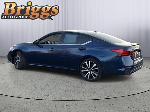 2021 Nissan Altima SR FWD