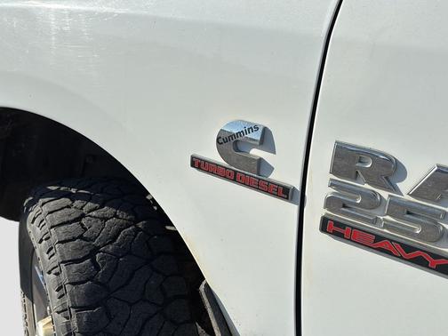 2017 RAM 2500 Tradesman Crew Cab 4x4 8' Box