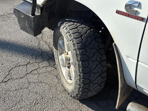 2017 RAM 2500 Tradesman Crew Cab 4x4 8' Box